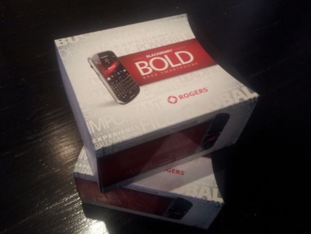 Déjà vu: BlackBerry starts taking pre-orders for the Bold 9900