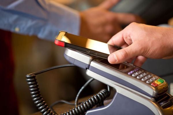 Study suggests Canadians aren’t ready to pay with their phones