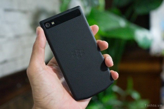 BlackBerry Porsche Design P’9982 tipped for a November 20th release