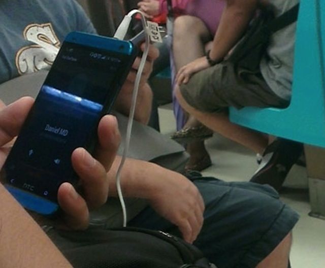 Blue HTC One spotted in the wild, confirms former leak