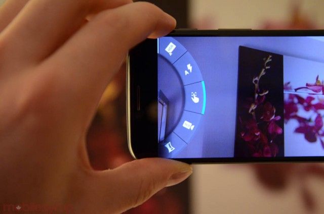 Older Moto X models can now read barcodes and QR codes from the camera app