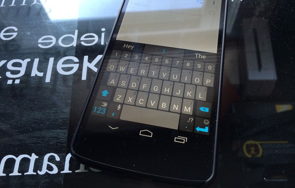 SwiftKey beta adds emoji and number bar support to its popular Android keyboard