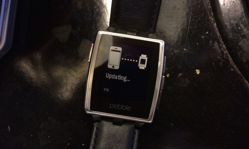 Pebble firmware 2.2 adds menu re-ordering, music volume control