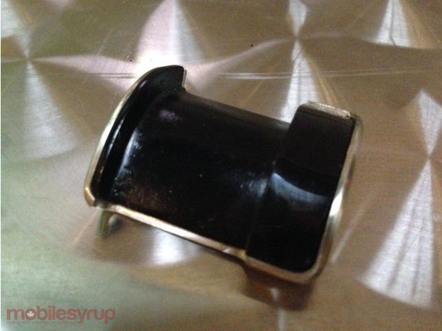 Hands-on with Glance, the accessory that makes your dumb watch smart (Video)