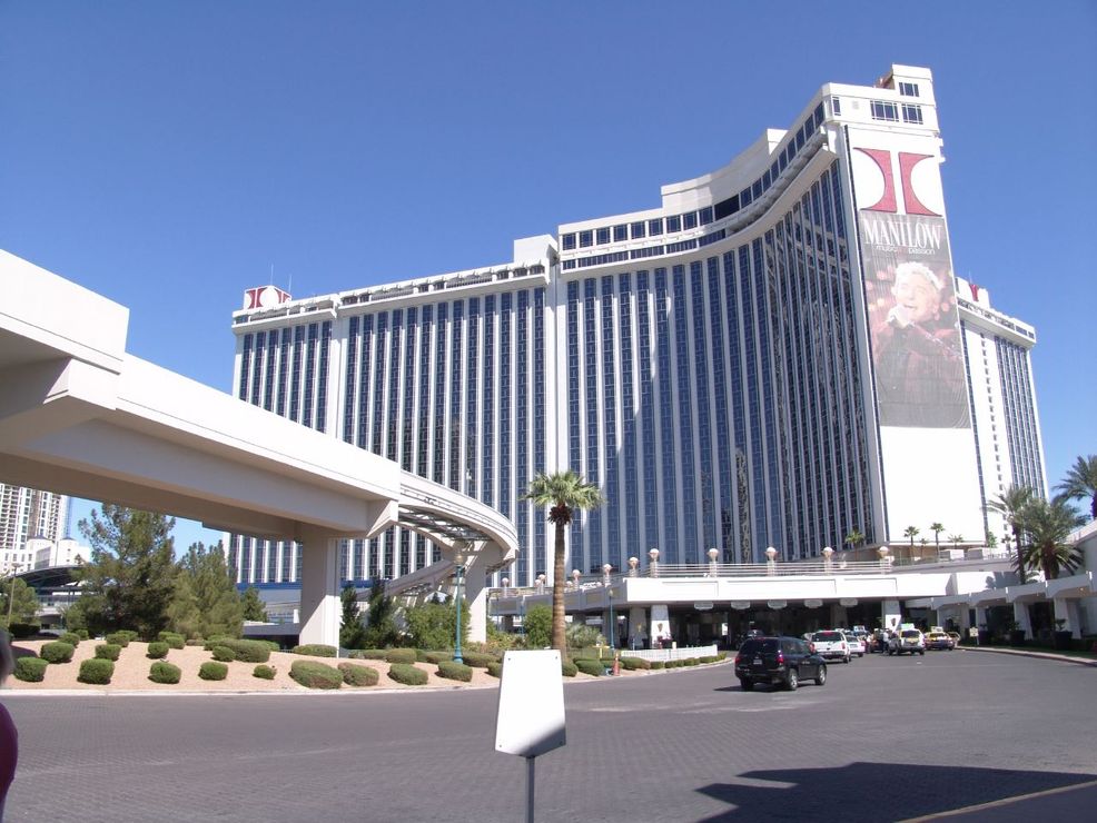 Hilton working to make smartphone hotel room unlocking a reality by 2016