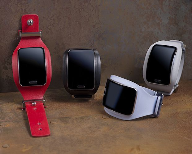 Diesel debuts custom Galaxy Gear S at New York Fashion Week
