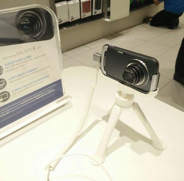 Samsung to sell Galaxy K Zoom in corporate stores [Update]