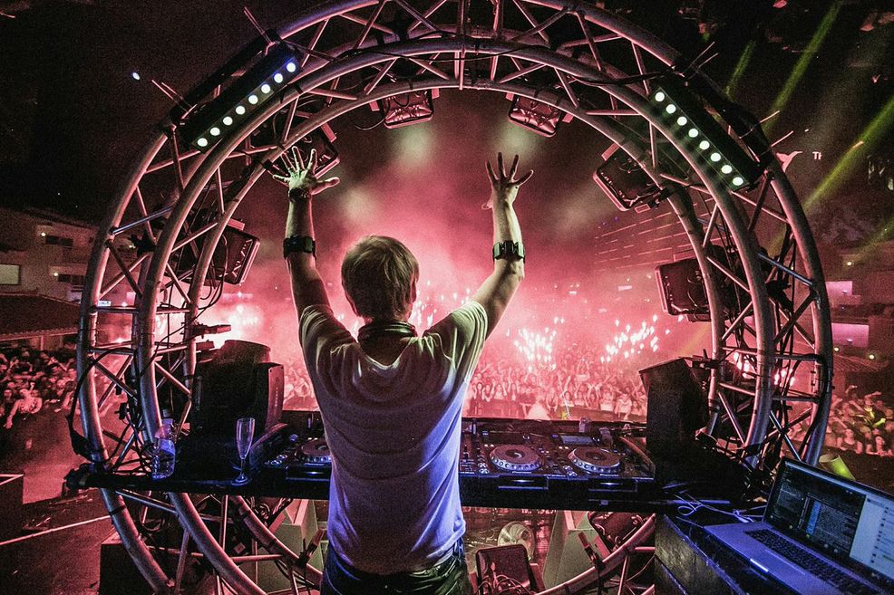 Thalmic partners with DJ Armin Van Buuren for live performances with the Myo armband