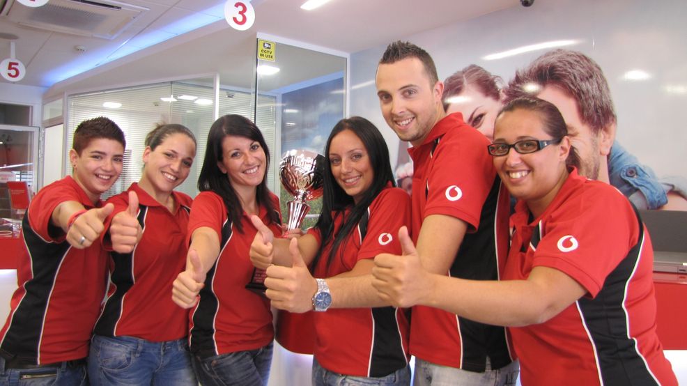 Export Development Canada lends Vodafone $850 million for BlackBerry equipment and services