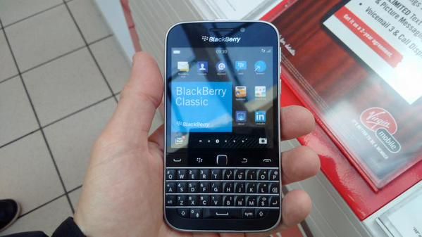 BlackBerry Classic dummy devices arrive at Virgin