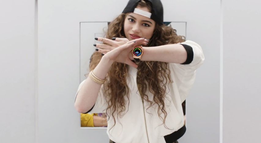 Google’s new Android Wear commercial highlights “round or square” smartwatch designs