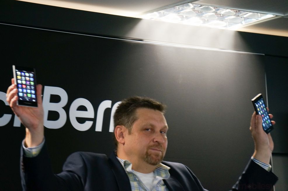 BlackBerry announces 5-inch all-touch Leap, coming in April for $275