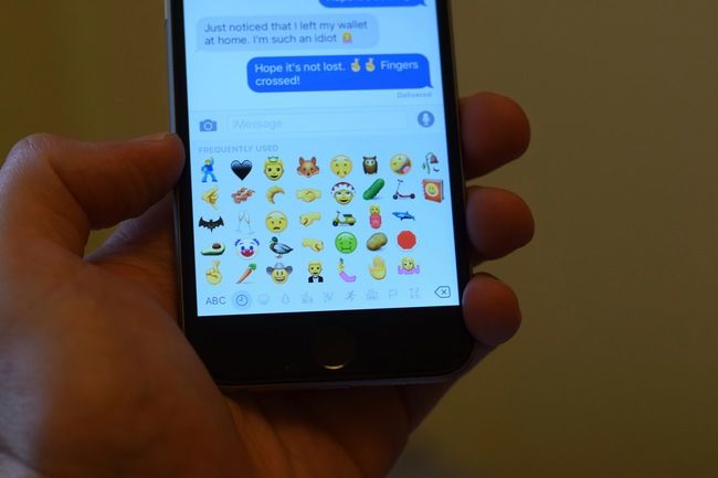 The Selfie and Face Palm emoji might be coming to your smartphone