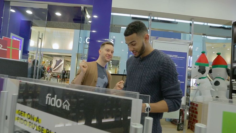 MobileSyrup goes holiday shopping with Cory Joseph