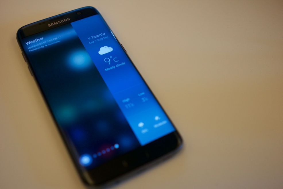 Samsung may go edge only for the Galaxy S8