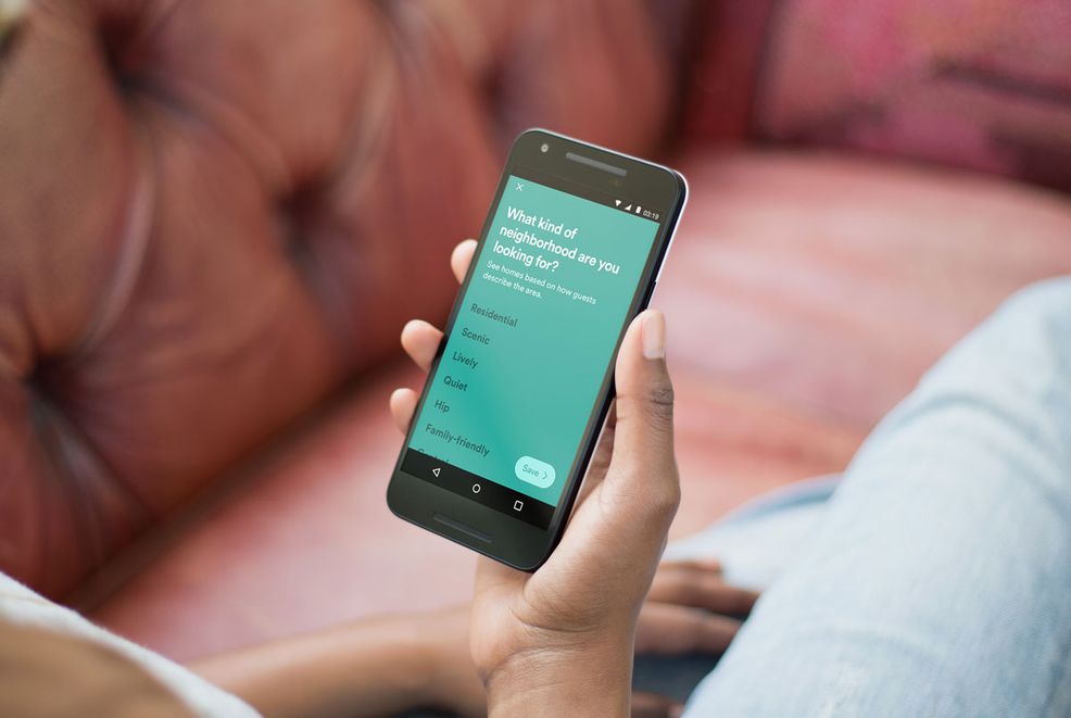 Airbnb hosts in Ontario earn an average of $3,900 per year