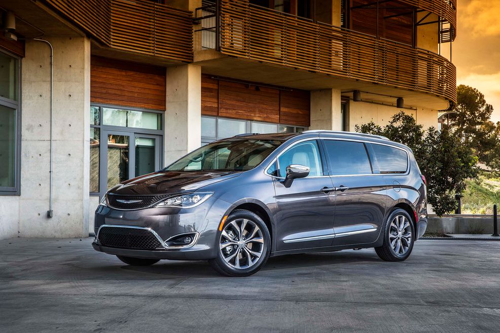 Google and Fiat Chrysler sign deal to equip Pacifica minivans with driverless car technology