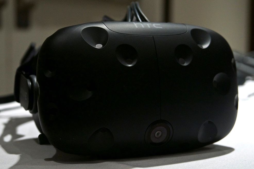 Man sets world record by spending 25 hours using the HTC Vive