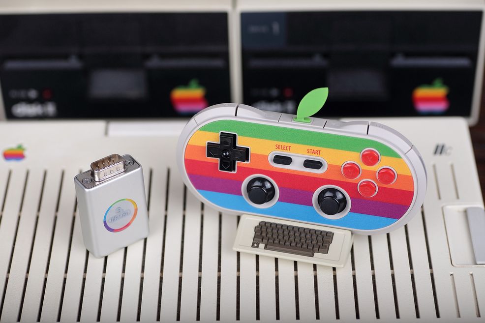 8Bitdo launches Kickstarter for classic Apple logo gamepad