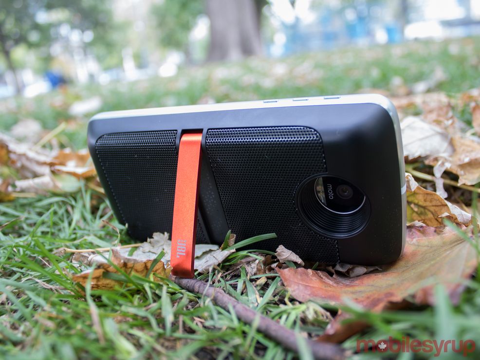 Moto Z Play review: More than enough battery to power the modular future