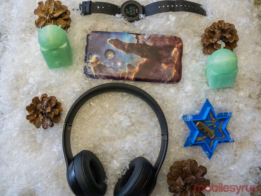 Holiday Gift Guide for the fashionable techie