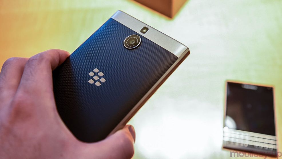 BlackBerry CEO John Chen criticizes Trump’s immigration stance