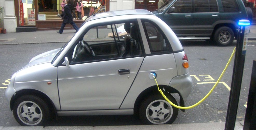 Quebec passes law that requires automakers to sell a minimum number of electric cars