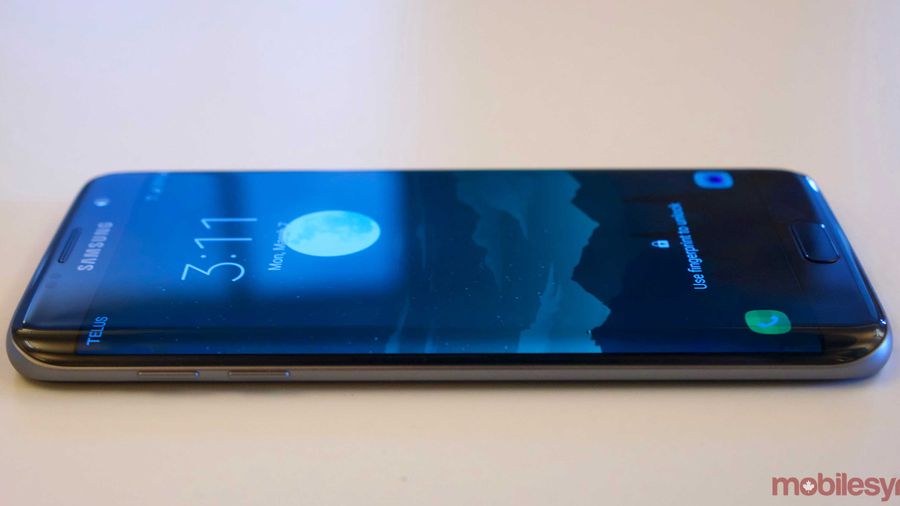 side view of Galaxy S7 edge