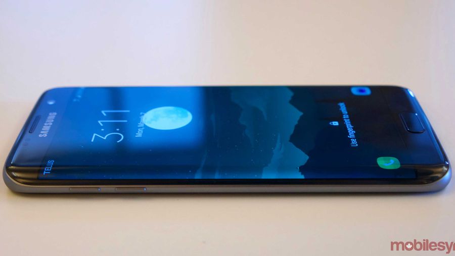 side view of Galaxy S7 edge