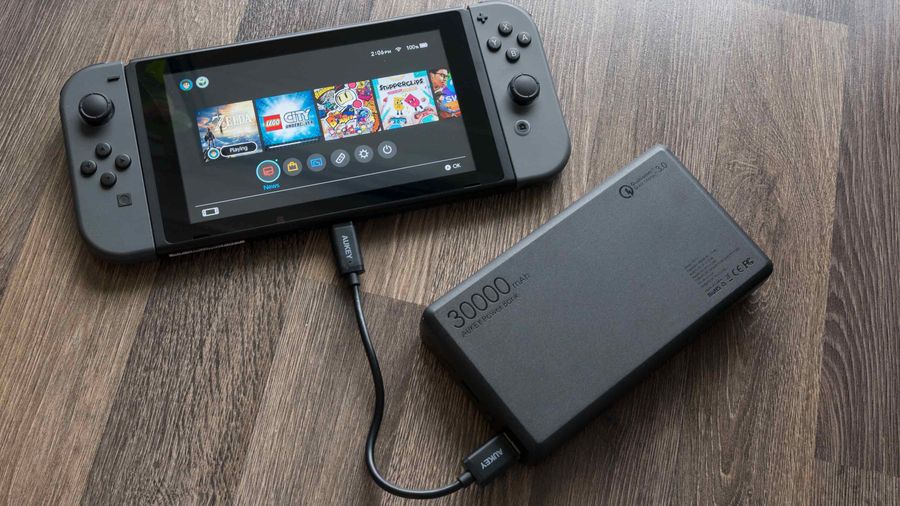 Aukey 30000mAh Hooked up to Nintendo Switch