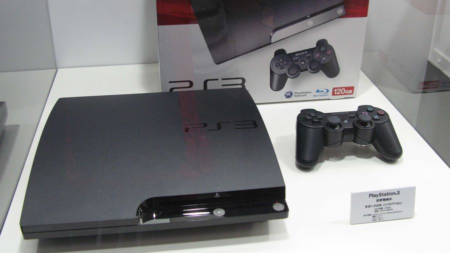 PlayStation 3 slim in glass case