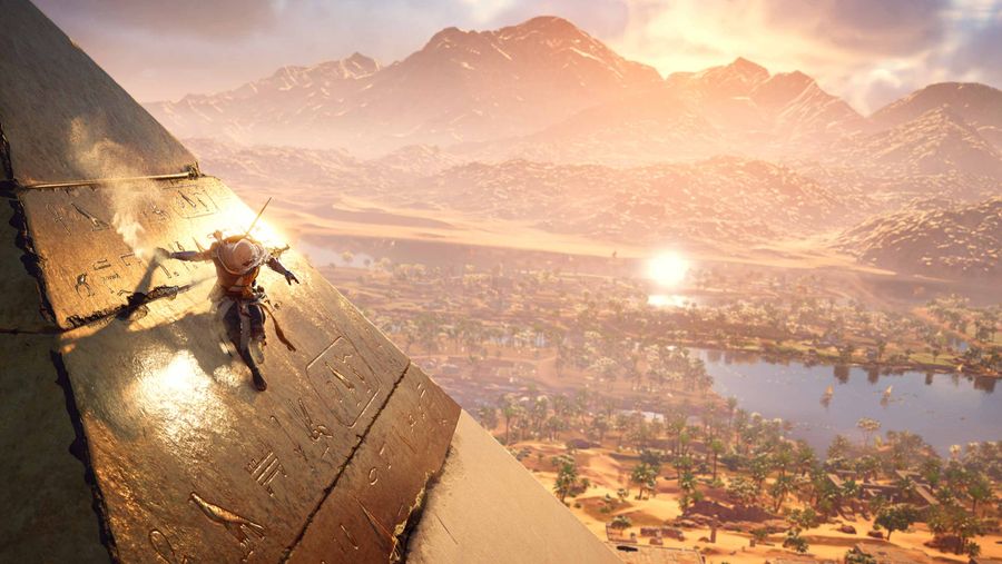 Assassin's Creed Origins climbing pyramid