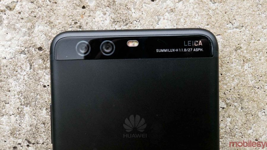 Image of the Huawei P10 Plus and its rear-facing camera array
