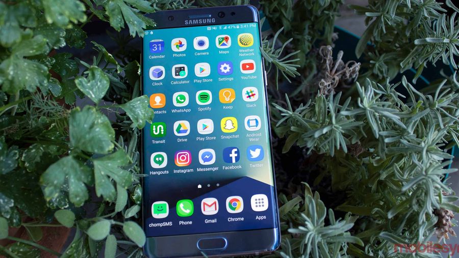 Samsung Galaxy Note 7 in the bushes
