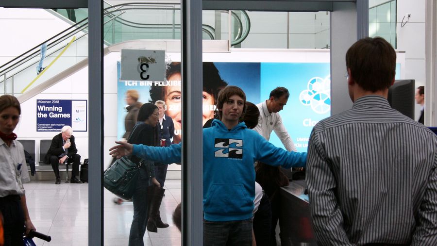 airport security screening