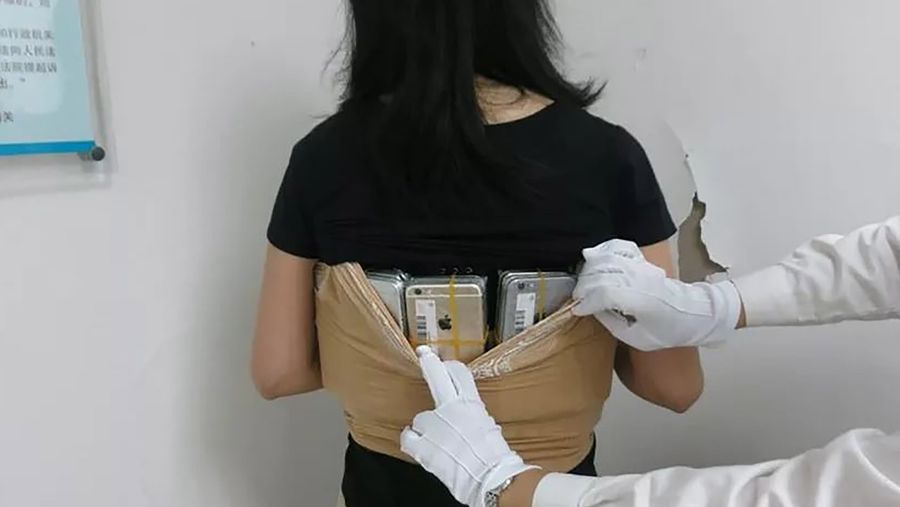 iphone smuggler