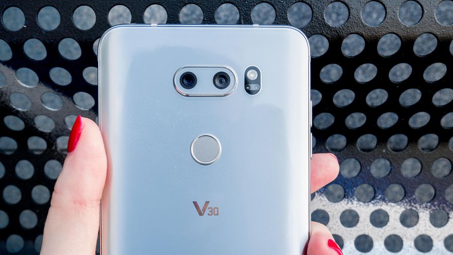 LG V30