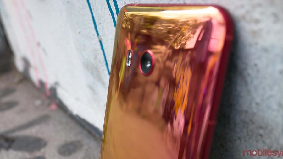 HTC U11 reflective