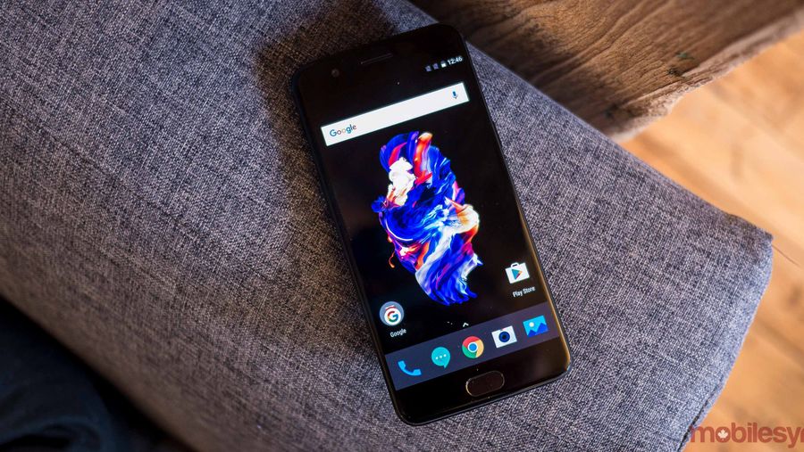 OnePlus 5 on couch