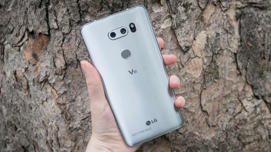 LG V30 rear facing cameras