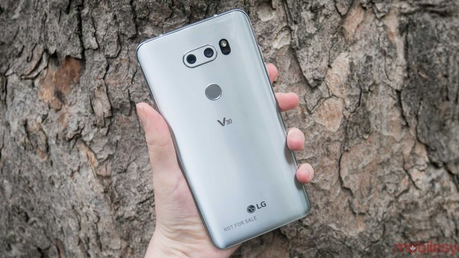 LG V30