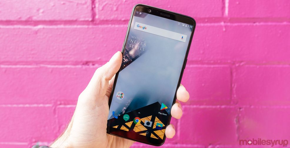 OnePlus 5t in hand