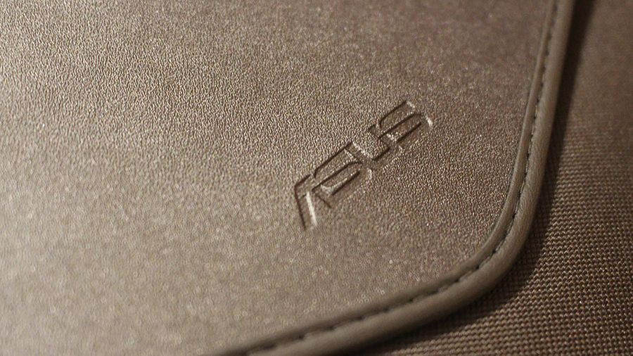asus logo on case