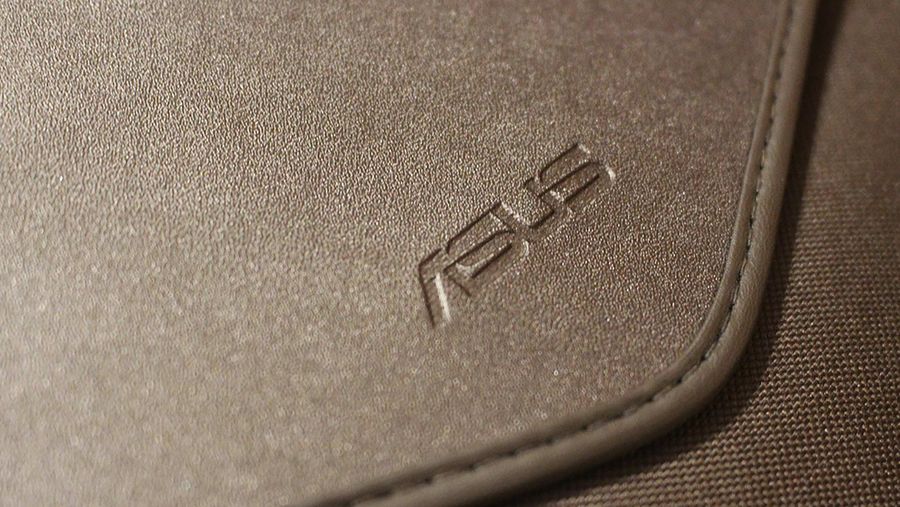 asus logo on case