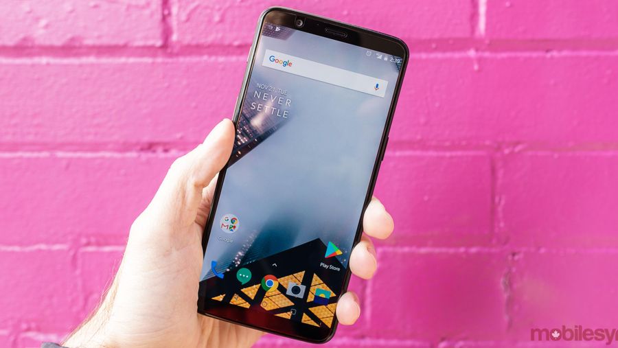 OnePlus 5T in hand