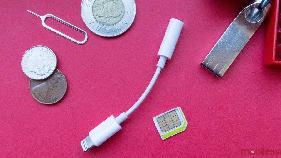 Lightning to 3.5mm adapter