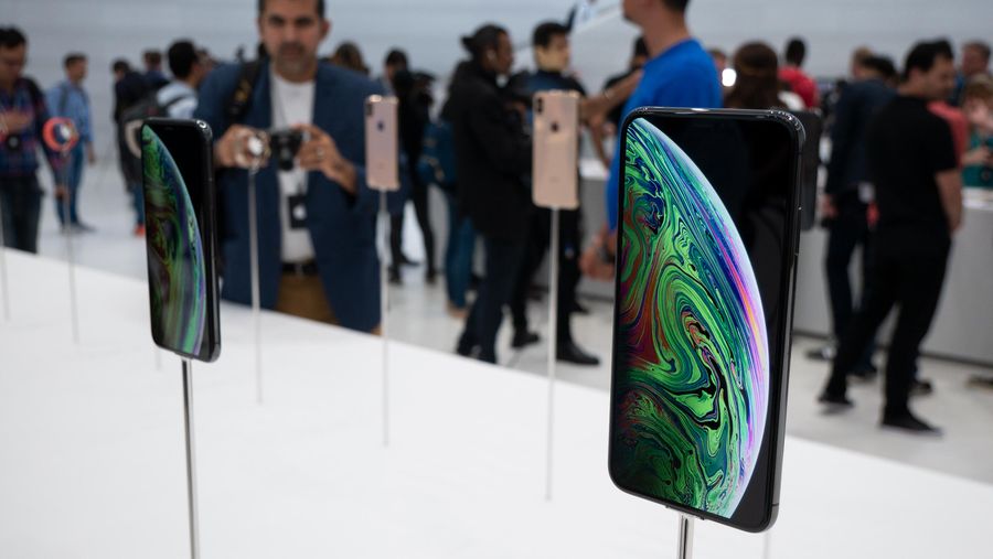 iPhone XS mounted display