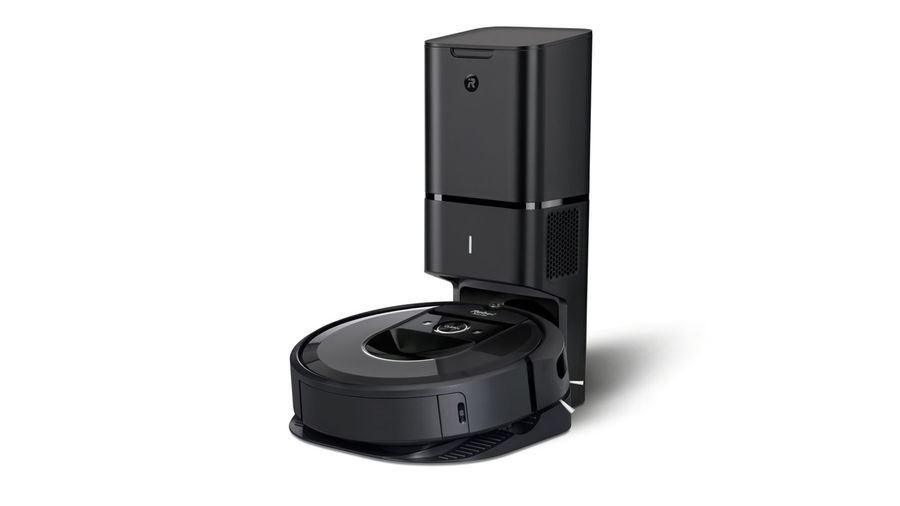 Roomba i7+ and charging base
