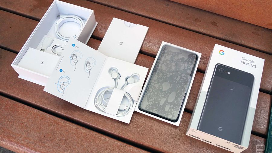 Pixel 3 XL box and accessories
