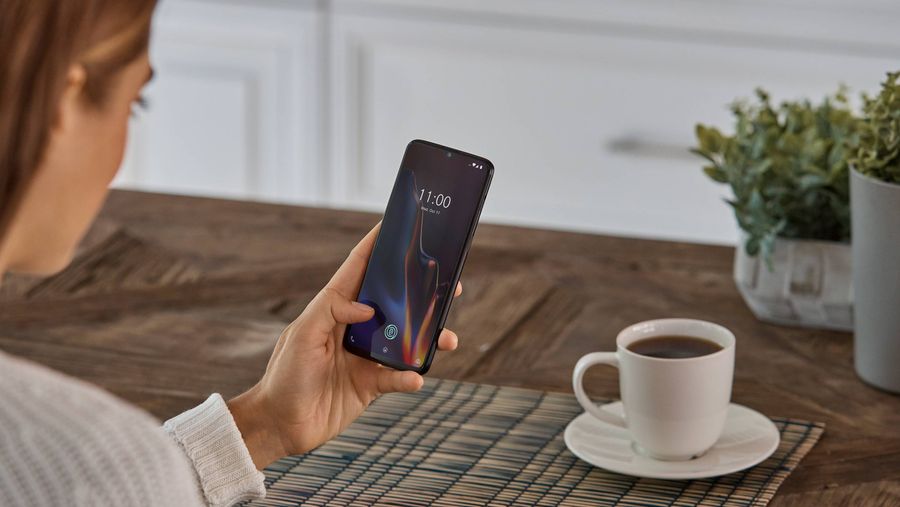 The OnePlus 6T features a new in-display fingerprint sensor